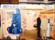 Dipl.-Ing. Reinhard Nadicksbernd (left side), Sales and Engineering of Schlick Roto-Jet talking to a customer