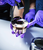Traditional methods such as flood washing, spraying, or ultrasonic cleaning often struggle to reach micro-internal spaces due to hydrostatic pressure and limited media exchange. PPC overcomes this challenge by enabling repeated, dynamic exchanges of cleaning and rinsing media, effectively flushing out contaminants.