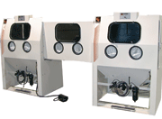Fig. 2: Standard cabinets, connected by an expander with its own workstation, simplify finishing of long workpieces.